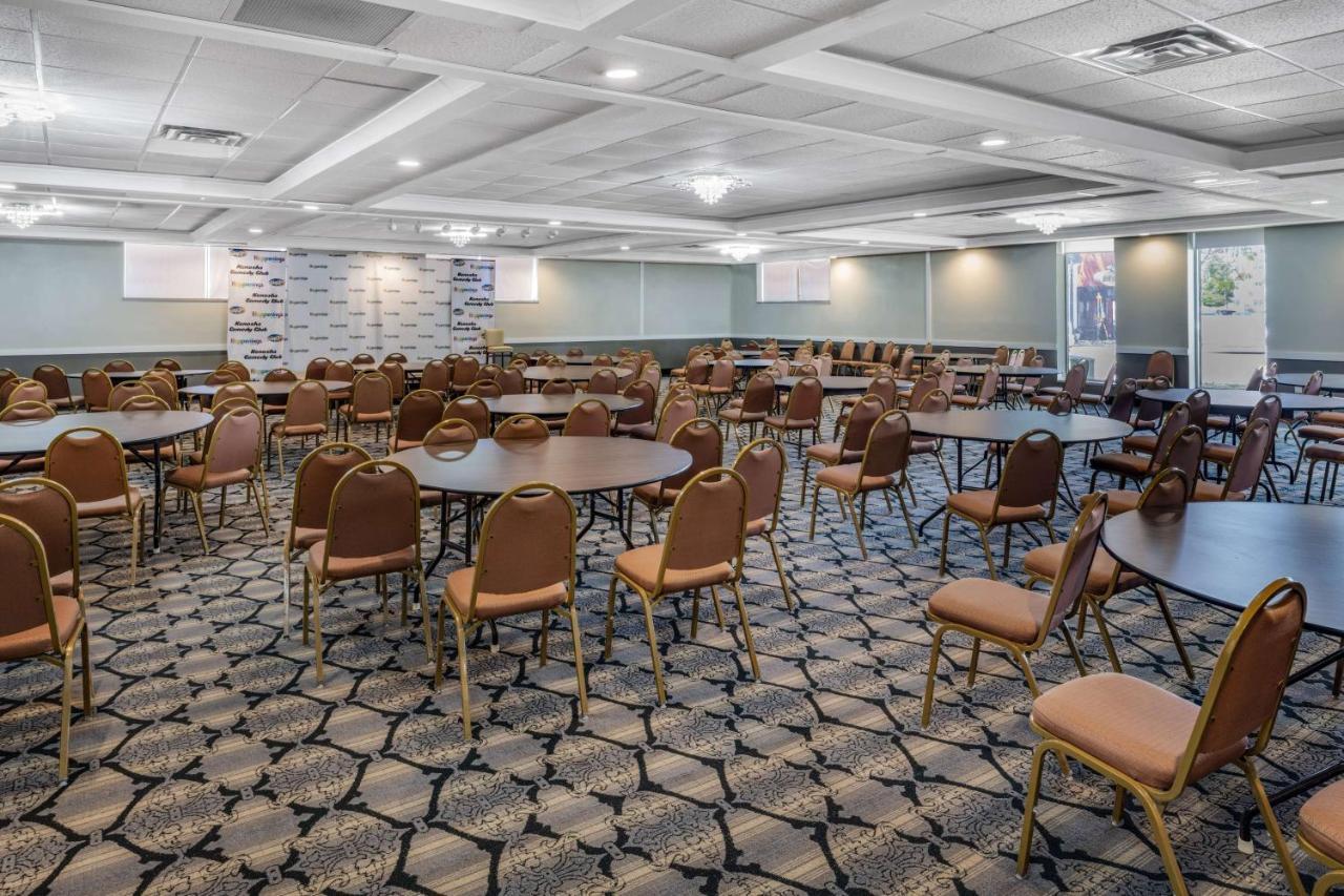 Wyndham Garden Kenosha Harborside Hotel Exterior foto