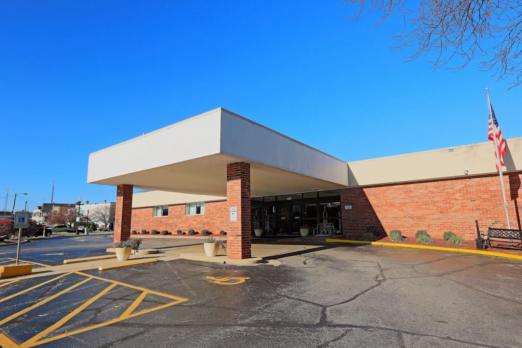 Wyndham Garden Kenosha Harborside Hotel Exterior foto