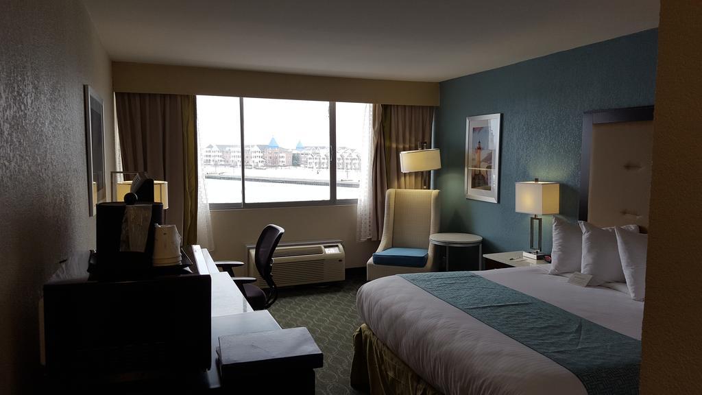 Wyndham Garden Kenosha Harborside Hotel Exterior foto