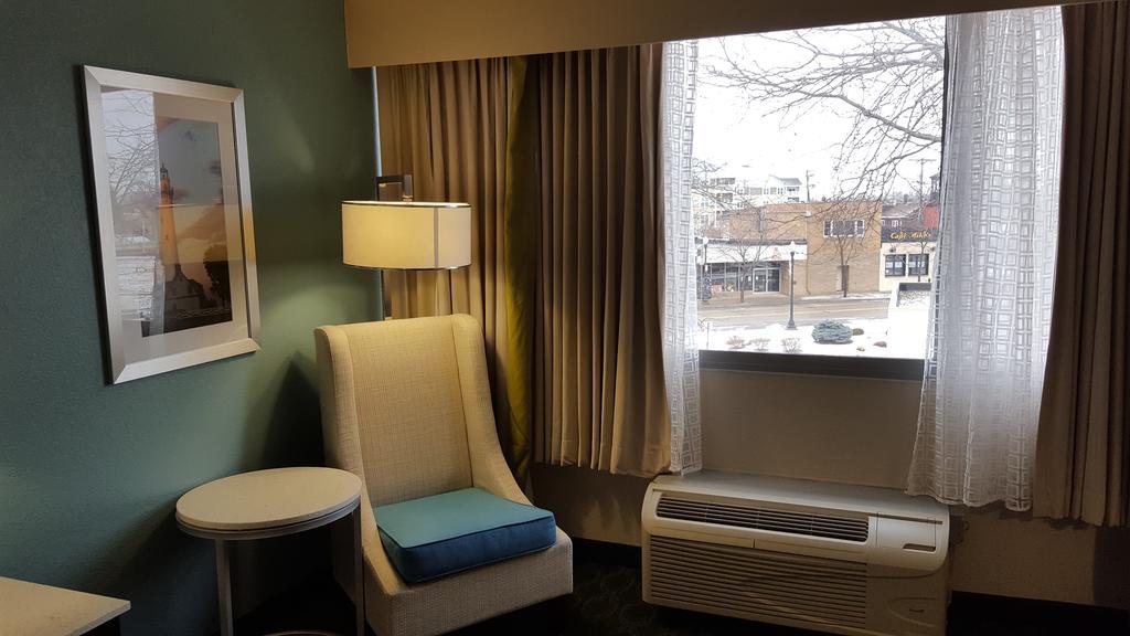 Wyndham Garden Kenosha Harborside Hotel Exterior foto